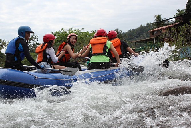 Kiulu White River Rafting - Paddling Through Kiulu’s Gentle Rapids