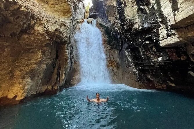 La Leona waterfall Cliffjumping White water Tubbing PrivateTour - Lunch, drinks, and the private guide service
