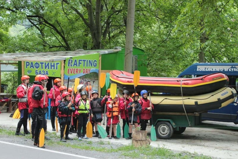 Lakatnik: Rafting on Iskar River - Arriving at the rafting base near The Cave
