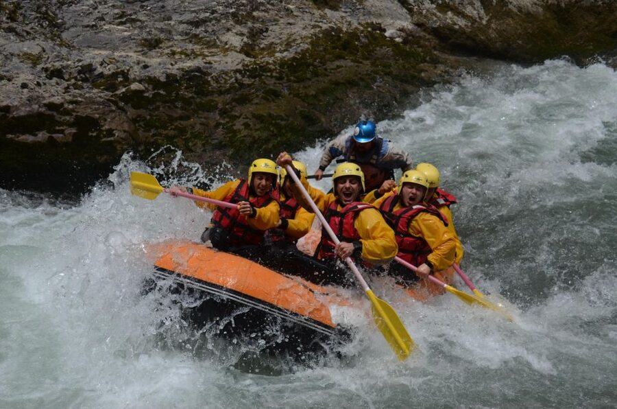 Lao River: 11 Km Classic Rafting medium descent - Key points at a glance