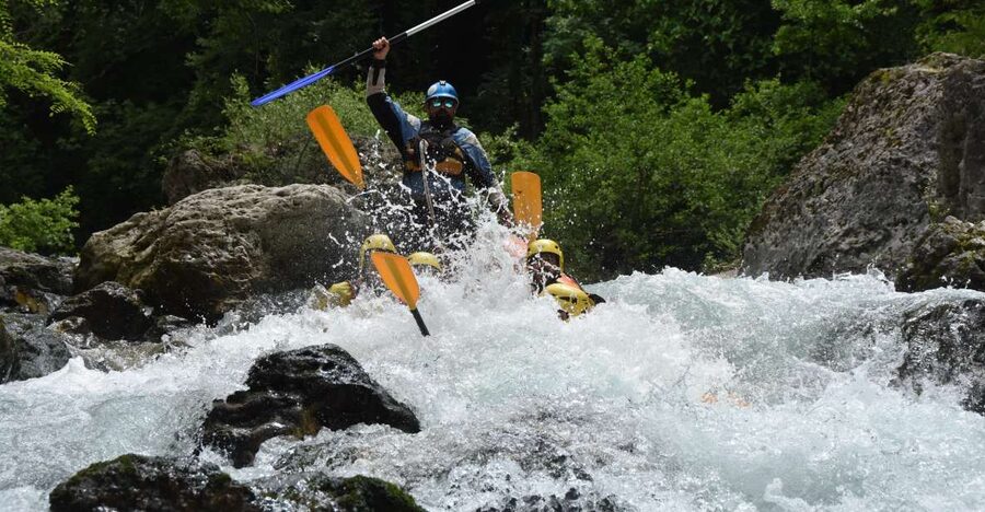 Lao River: 11 Km Classic Rafting medium descent - Starting at the Papasidero base camp