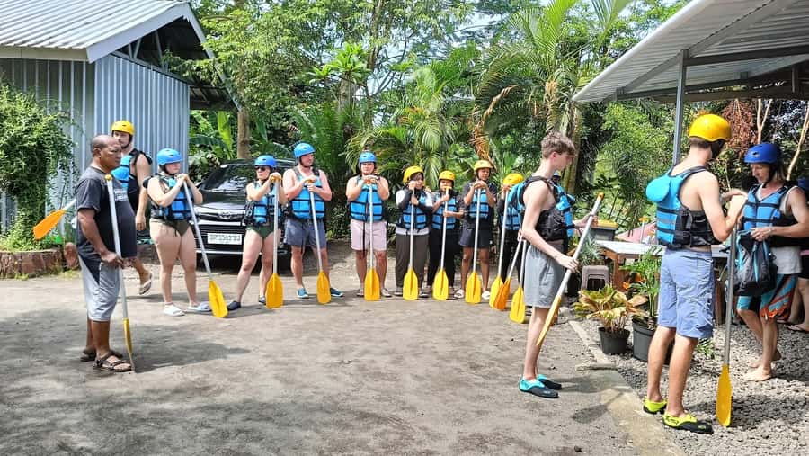 Lombok: White Water Rafting, Rice Terrace & Waterfall Tour - Benang Kelambu and the cool finish