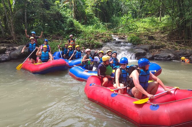 Lombok White Water Rafting Ricefield and Waterfall Tour - Lunch after the river run