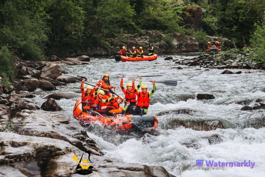 Lucca: Rafting Adventure - Friendly guides and careful instruction