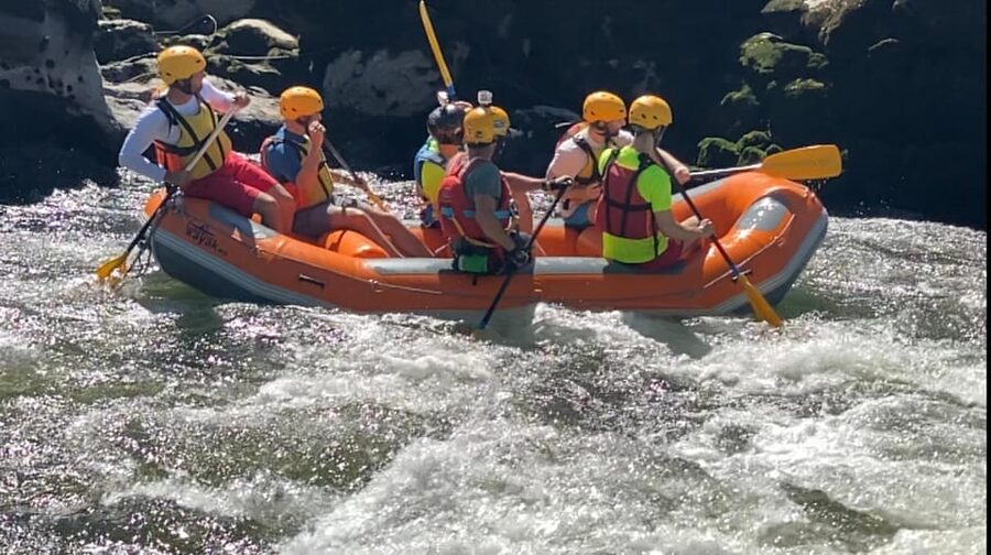 Melgaço: Rafting - The optional 5-meter rock jump
