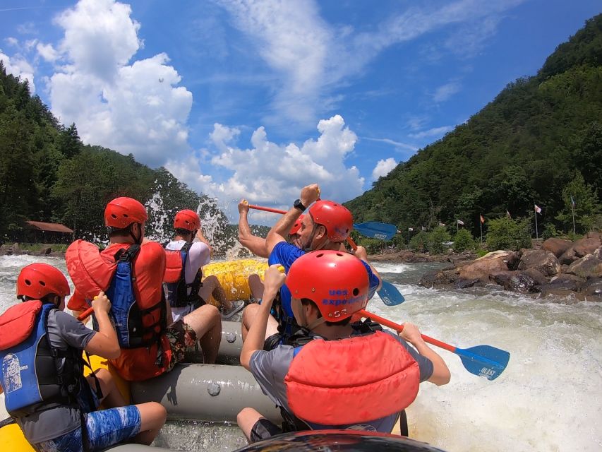 Middle Ocoee Whitewater Rafting Trip- Top Choice - The scenic ride to the Middle Ocoee launch