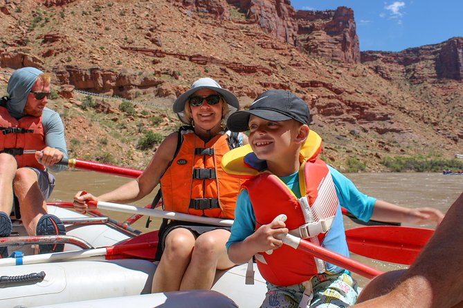 Moab Afternoon Half Day Rafting Trip - Colorado River - Swimming, splashing, and the social side of the raft