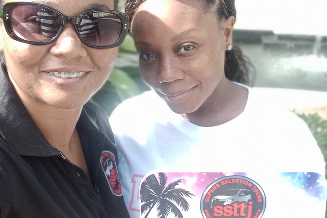 Montego Bay City, Community, Culture Tour & Rafting-Transfer Only - Browsing the craft market