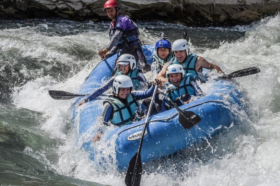 Murillo de gállego: Family Rafting in Huesca - The guide makes the difference