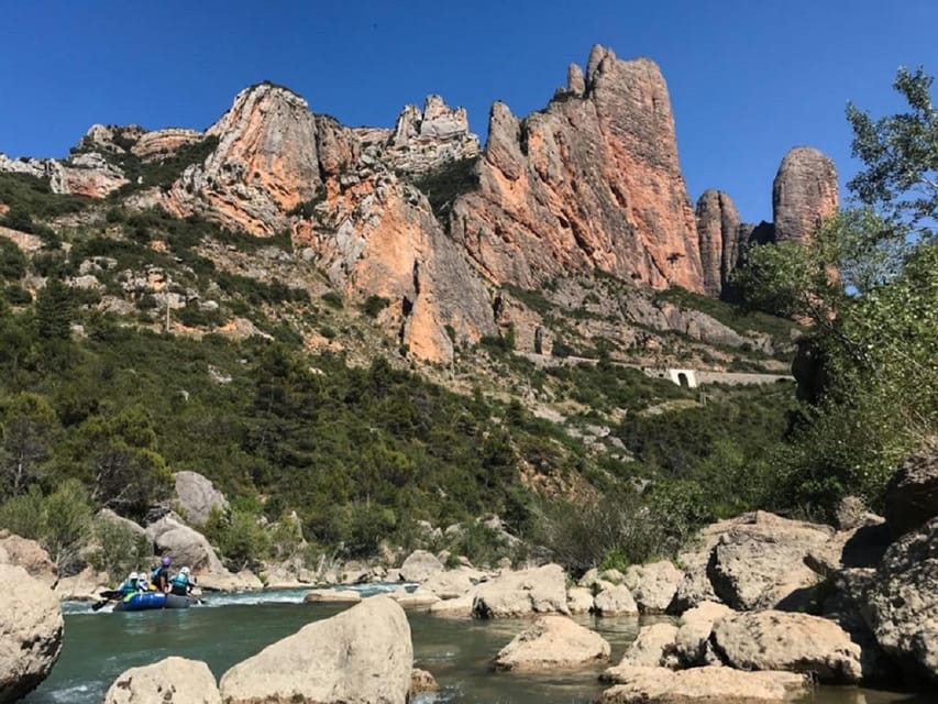 Murillo de gállego: Family Rafting in Huesca - Arriving at the Murillo de Gállego activity base