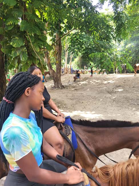Ocho Rios : Bamboo River Rafting and HorseBack Riding - Riding from the nature trail to the sea