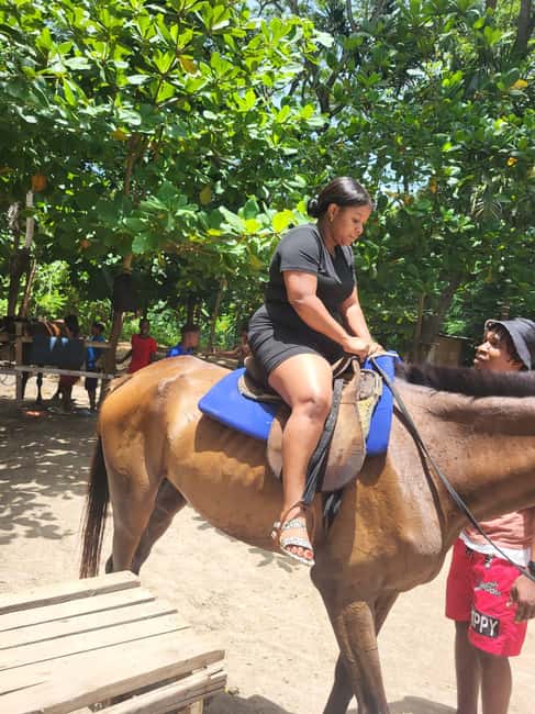 Ocho Rios : Bamboo River Rafting and HorseBack Riding - The ocean swim on horseback