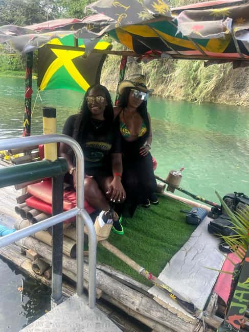 Ocho Rios: Blue Hole and Bamboo River Rafting - Ocho Rios lunch and shopping stop