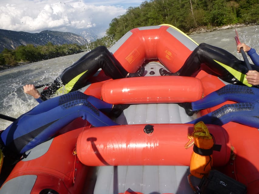 Ötztal: Action Whitewater Rafting at Imster Canyon - Why the group has to work together