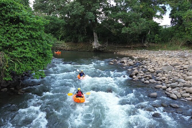 Packraft in Rio Tres Amigos - The safety briefing and first practice