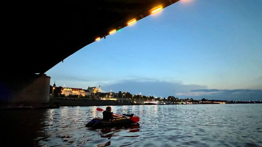 Packrafting kayaking guided tour Vistula river Warsaw Poland - City stories with Piotr