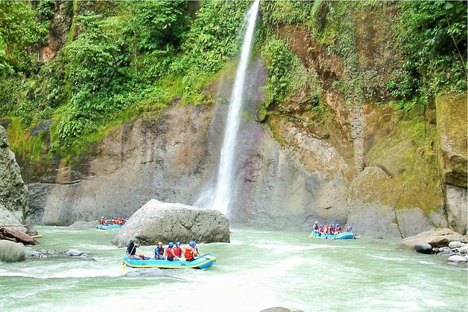 Pacuare River Whitewater Rafting from San Jose - Breakfast, lunch, showers, and the finish in Siquirres