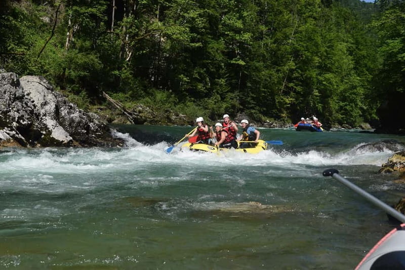 Palfau: Full-Day Advanced Whitewater Rafting at Salza River - A shore snack breaks up the action