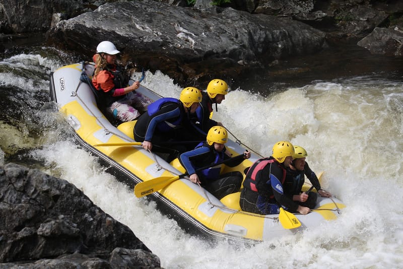 Pitlochry, Scotland: Summer White Water Rafting Tour - Seventy-five minutes of grade 3 and 4 rapids