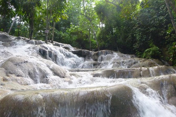 [PRIVATE]Dunn's River & Martha Brae Rafting - Entrance & Lunch - Martha Brae: a two-hour glide on bamboo