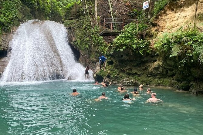 Private Transport to River Tubing or Rafting and Blue Hole combo - How the price really works