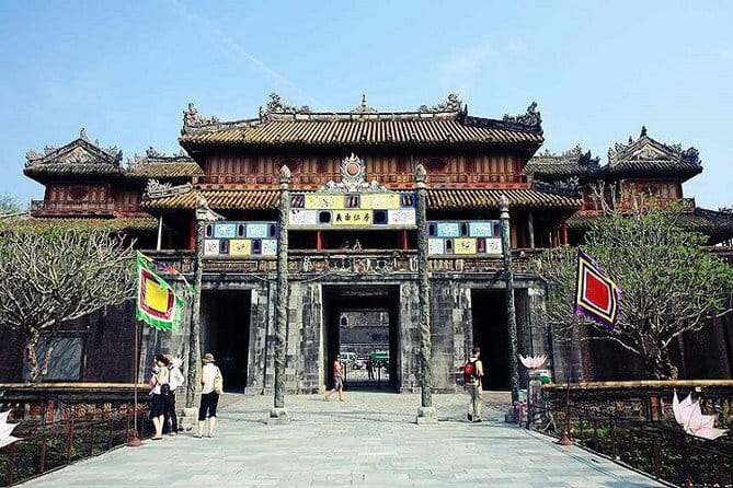 Pu Luong Amazing Trekking Village,Rafting,Swimming, Lunch on Boat - The 4km walk to Cham Stream