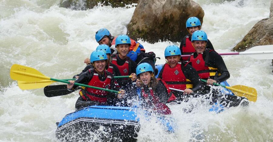 Pyrenees: Rafting in the Kingdom of the Mallos - Twenty minutes of safety practice before the rapids