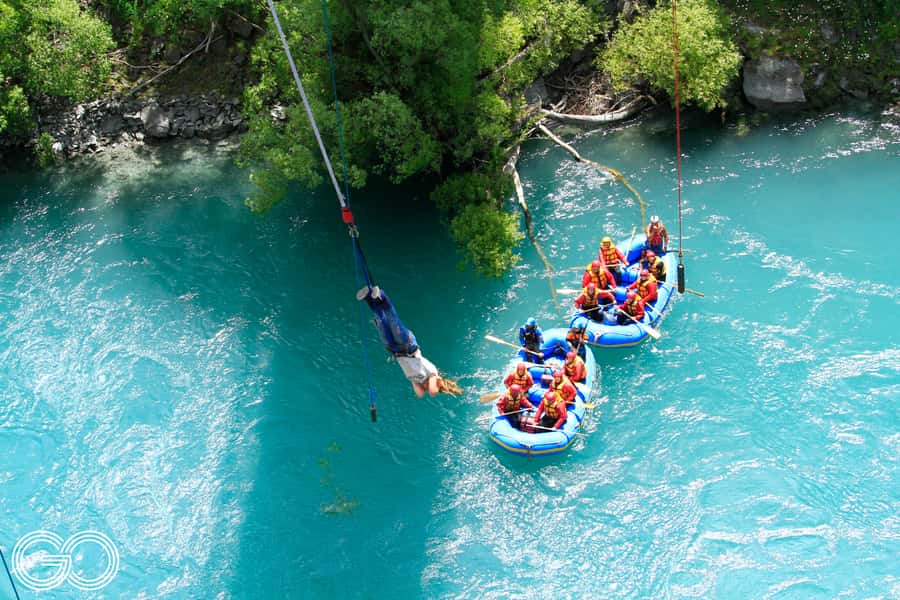 Queenstown: Kawarau River Rafting and Jet Boat Ride - What the guides add to the day