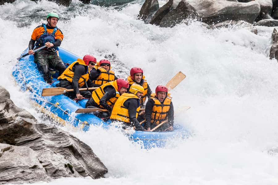 Queenstown: Shotover River Whitewater Rafting Trip - The ride into Skippers Canyon