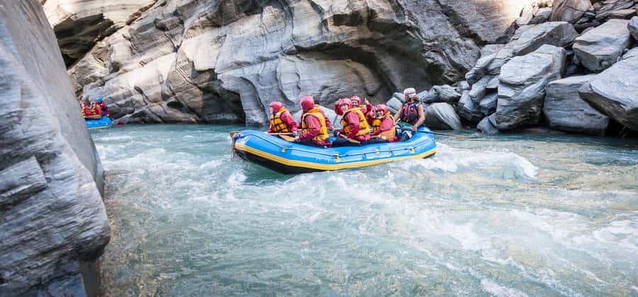 Queenstown: Shotover River Whitewater Rafting Trip - Wetsuits, helmets, and the safety briefing