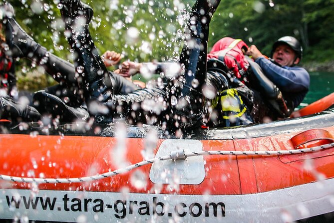 Rafting Adrenalin 7km - The Grab finish, rock jump, and changing time