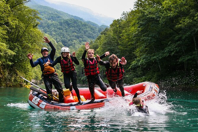 Rafting Adrenalin 7km - Local lunch beside the Tara