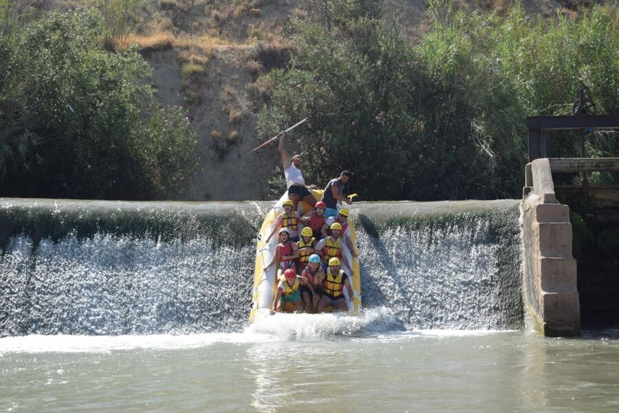 Rafting Adventure in Murcia - The El Jarral break: food, shade, and photos