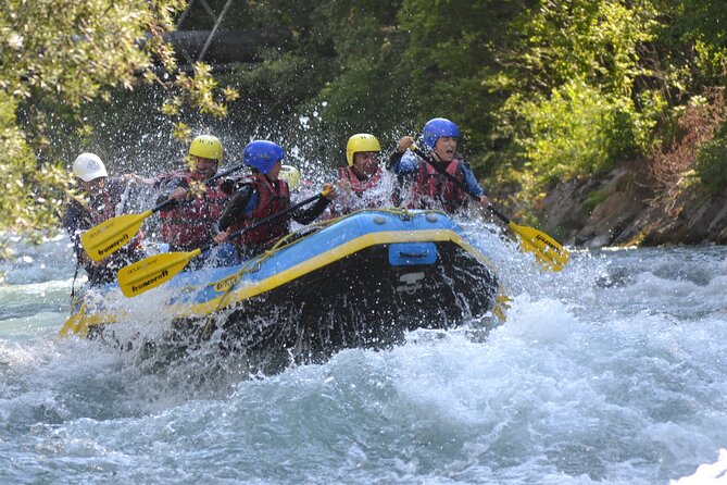 Rafting at the foot of Mont Blanc in Chamonix - Rafting beneath Mont Blanc in Chamonix