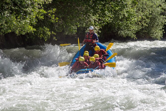Rafting at the foot of Mont Blanc in Chamonix - Equipment, clothing, and the riverside briefing