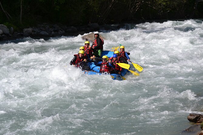 Rafting at the foot of Mont Blanc in Chamonix - The river descent and the Mont Blanc view