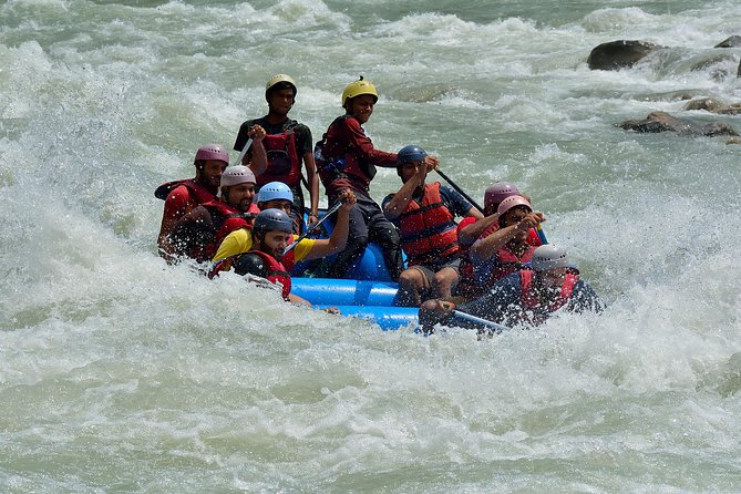 Rafting Brahmpuri Down (9 km) - Getting Ready With a Helmet, Jacket, and Paddle