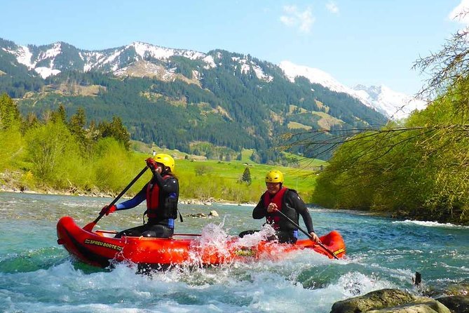 Rafting classic Iller - Level 2 white water tour - Allgäu scenery between the rapids