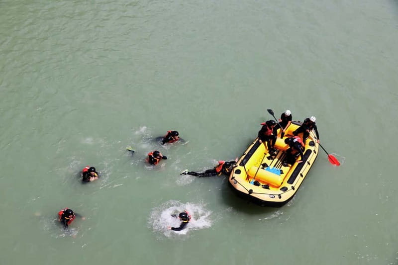Rafting Extra Fun with Indomita - The safety briefing comes first