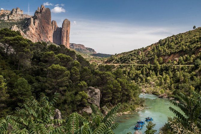 Rafting in Gallego River - Spain, Murillo de Gallego - UR Pirineos - Meeting at the Murillo de Gállego base