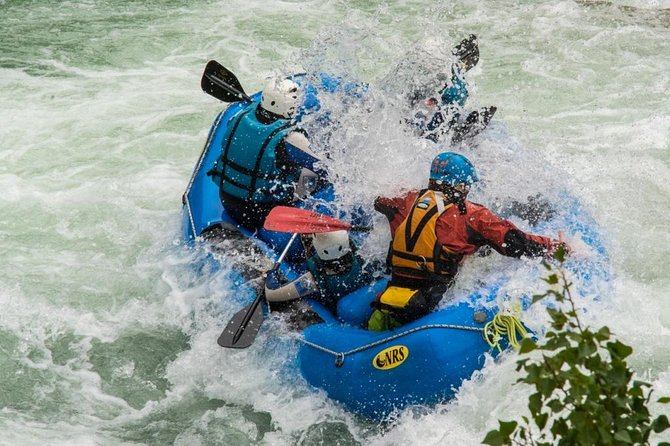 Rafting in Gallego River - Spain, Murillo de Gallego - UR Pirineos - What the class II to IV rapids feel like