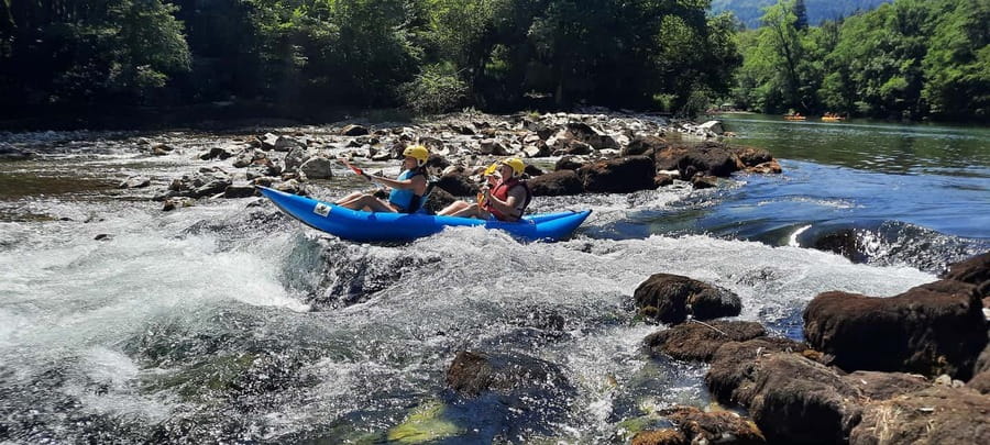 Rafting/Kayaking adventure river Kupa - A break for swimming and cliff jumping