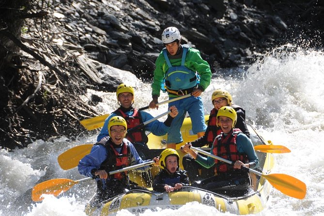 Rafting Llavorsi-Sort, 18km, 9.30 am - Suiting up for cold Pyrenean water