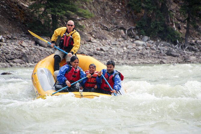 Rafting on Athabasca River Mile 5 in Jasper - A family outing, not a daredevil challenge