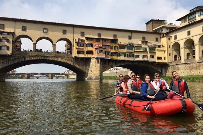 Rafting on the Arno River in Florence under the Arches of Pontevecchio - How much paddling should you expect?
