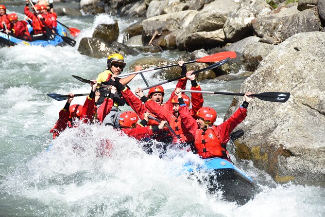 Rafting Power in the Noce stream in Ossana - The safety lesson sets the tone