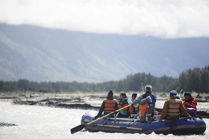 Rafting to Chilkat Bald Eagle Preserve from Haines - Getting ready for the calm-water raft trip
