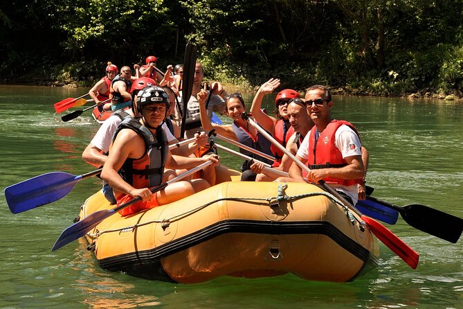 Rafting Trip on the Vrbas river - Getting ready with a proper safety briefing