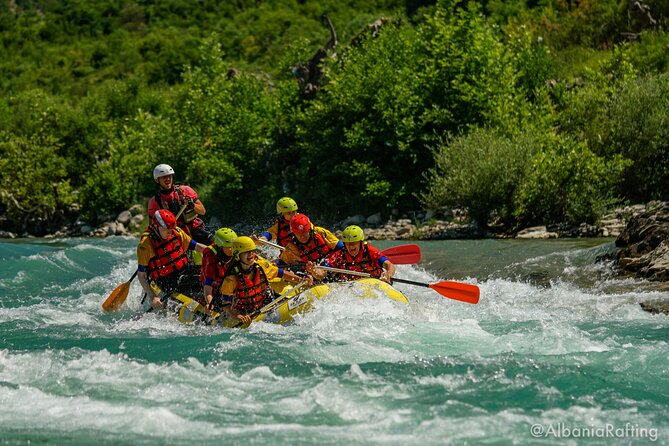 Rafting Vjosa River Gjirokastër Albania ARG - Group size and comfort on the raft
