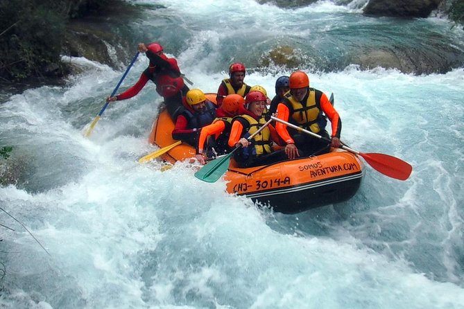 Rafting white water in Montanejos 1h Valencia - Who will enjoy this most